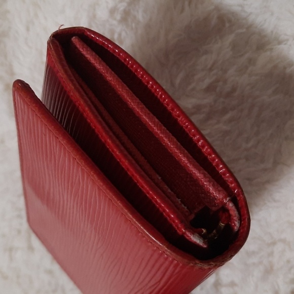 Louie Vuitton French Wallet - Picture 16 of 16